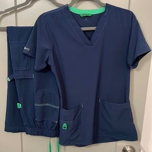 Carhartt navy scrub set.